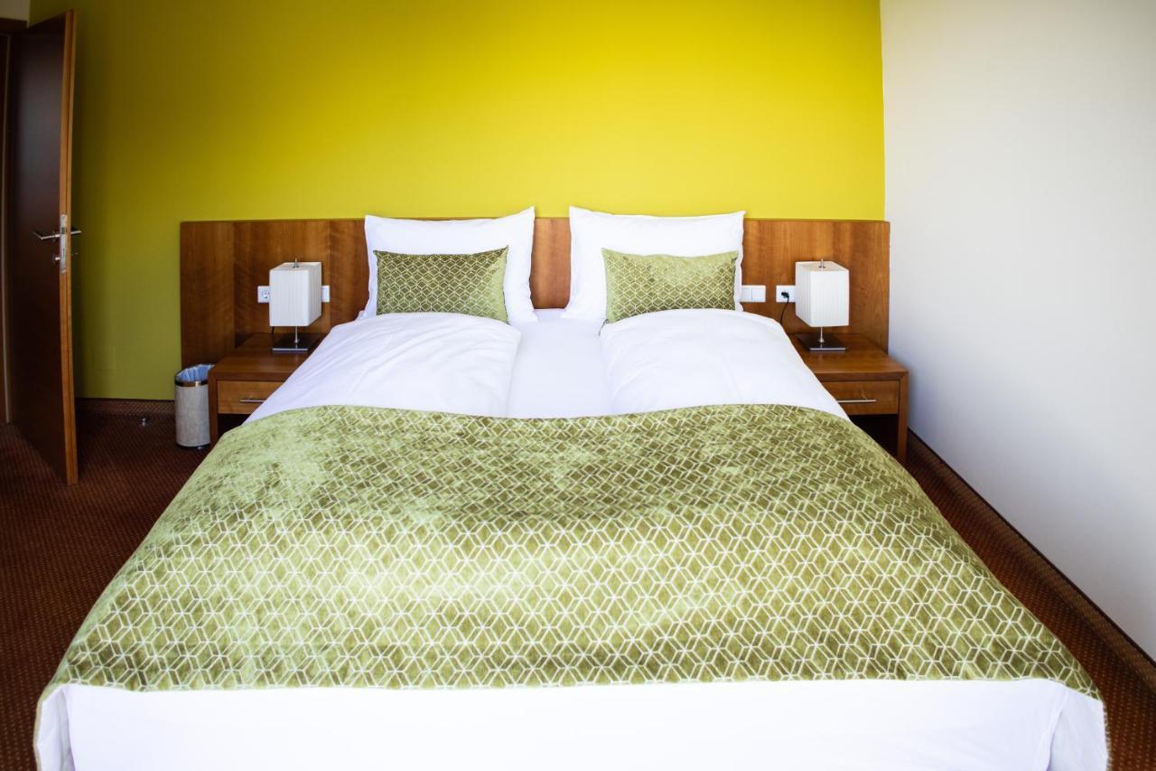 Seehotel Sued By S4Y Velden am Wörthersee Kültér fotó