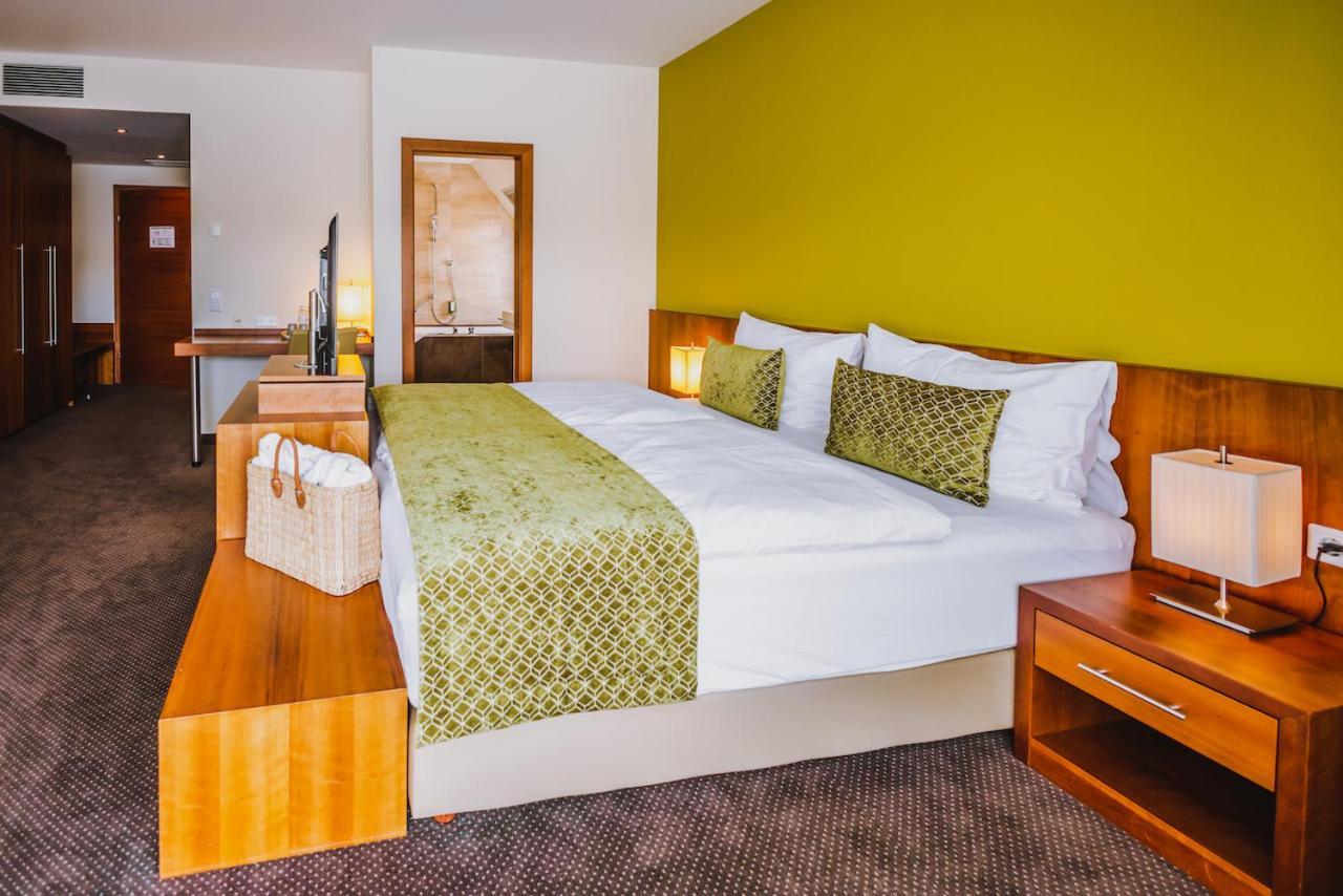 Seehotel Sued By S4Y Velden am Wörthersee Kültér fotó